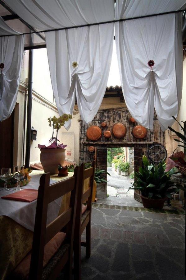 Al Borgo Antico Ristorante Con Camere Bedizzole Exterior foto